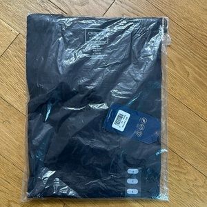 Cherokee scrub top, men’s size small. Dark gray.